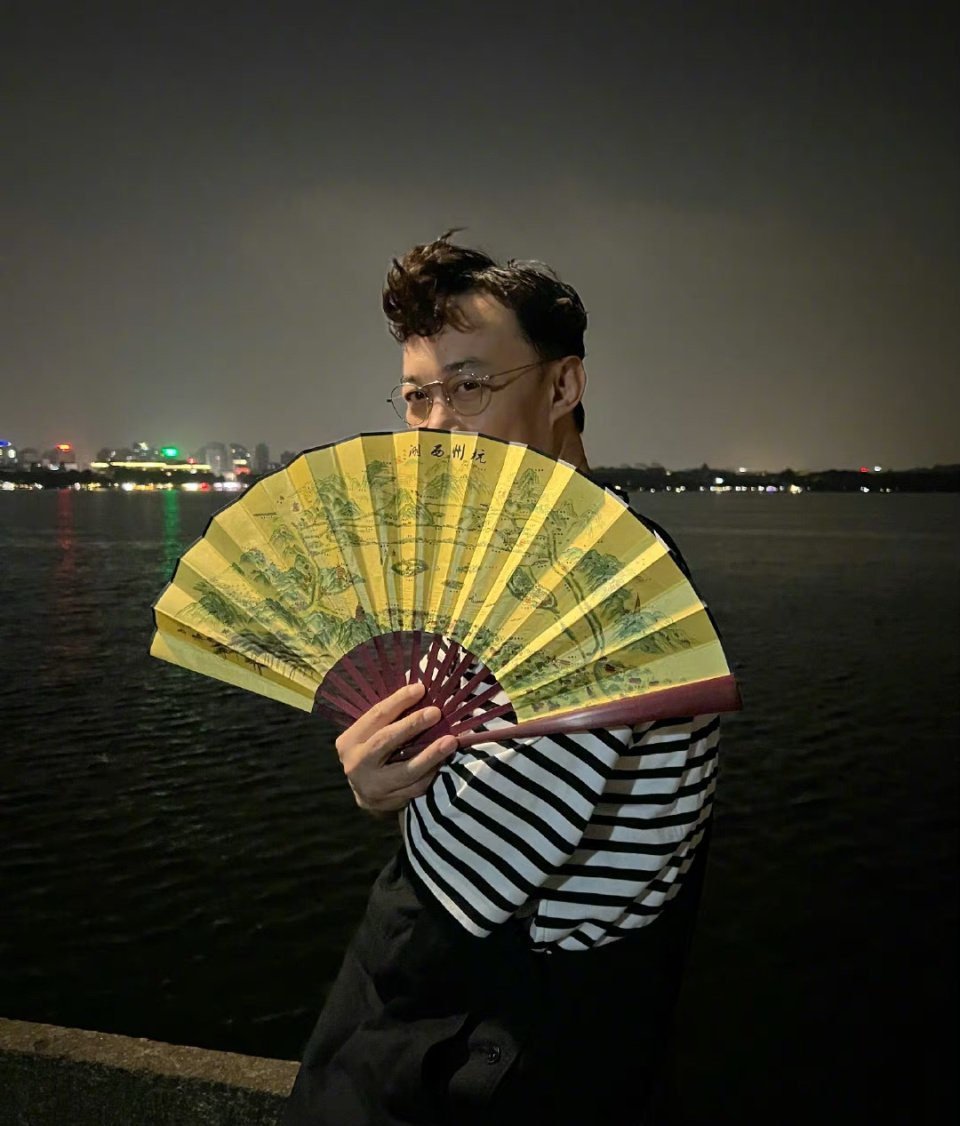 百家樂：陈奕迅发文道歉，声带受损演唱会无法继续，已完成一百场巡演