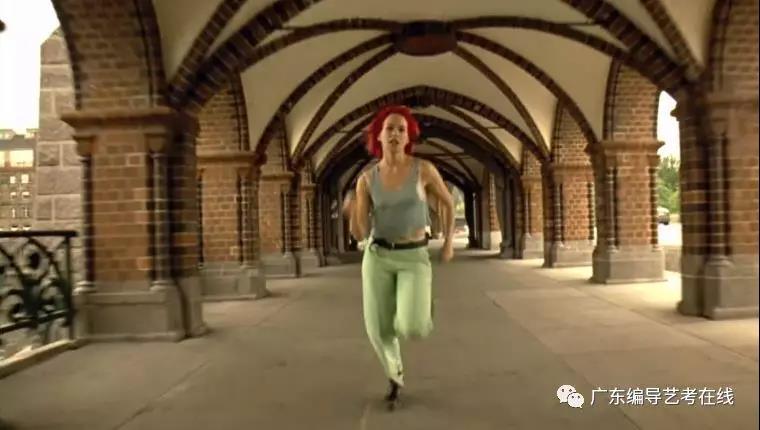 {七贏娛樂}(罗拉快跑影评蒙太奇分析)